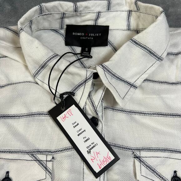 Romeo & Juliet Couture Stripe Lightweight Button Up Shirt Size Small NEW Coastal - Picture 4 of 8